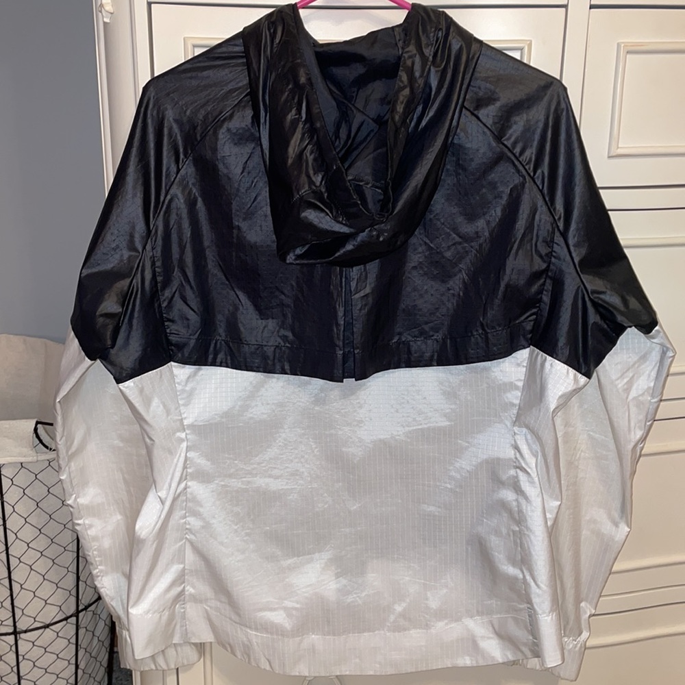 Nike Windrunner Jacket - image 3